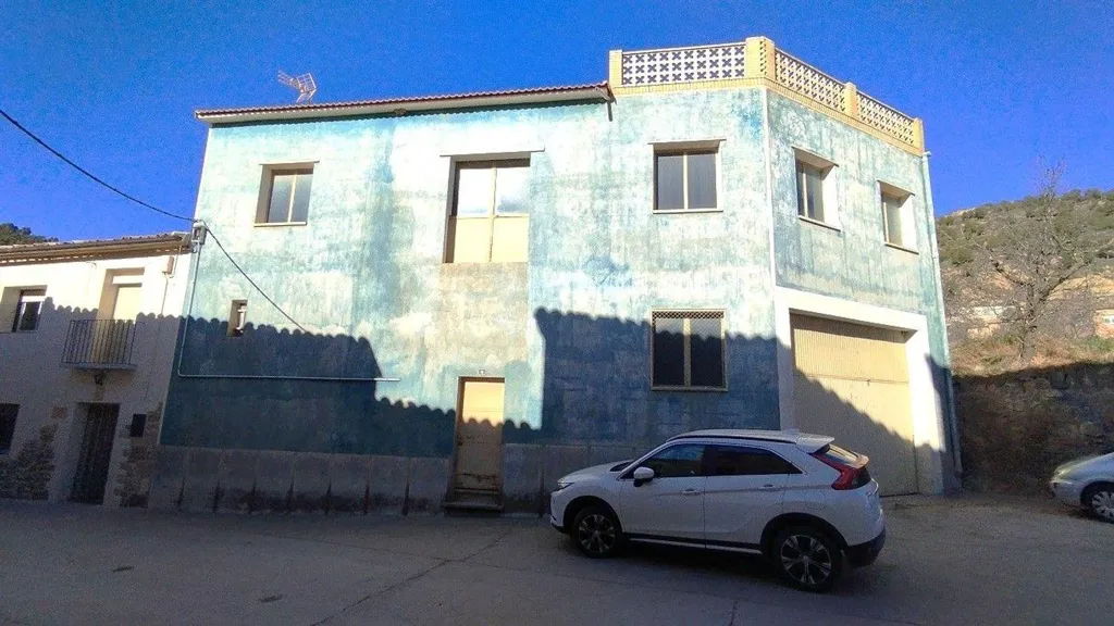 Esterno - Detached House with Terrace in Salas Altas