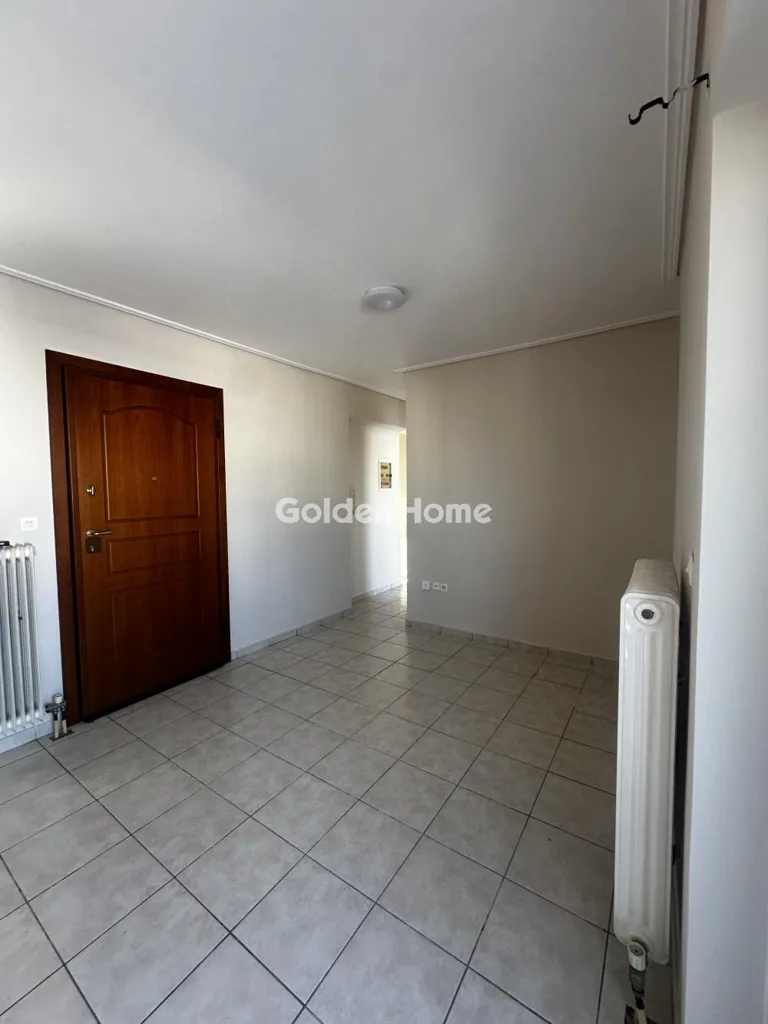 Hallway - Apartment with Balcony View in Athens