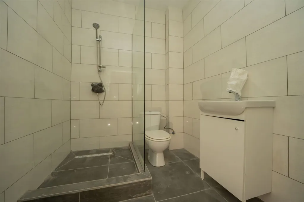 Salles de bain - Immeuble Mixte Rénové près de la Médiacité