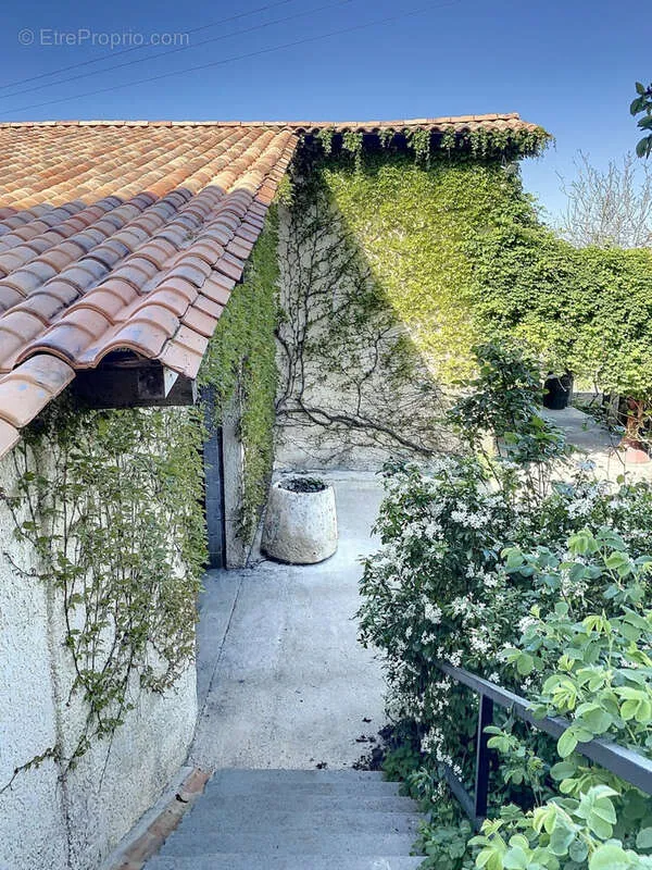 Aed - Luxury House with Pool in Grun-Bordas