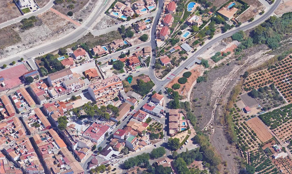 Urban Land with Demolition Plot in Beniarbeig