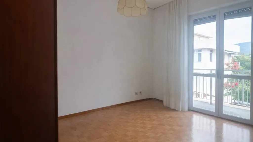 Magamistoad - Bright Penthouse with Private Garage in Trento