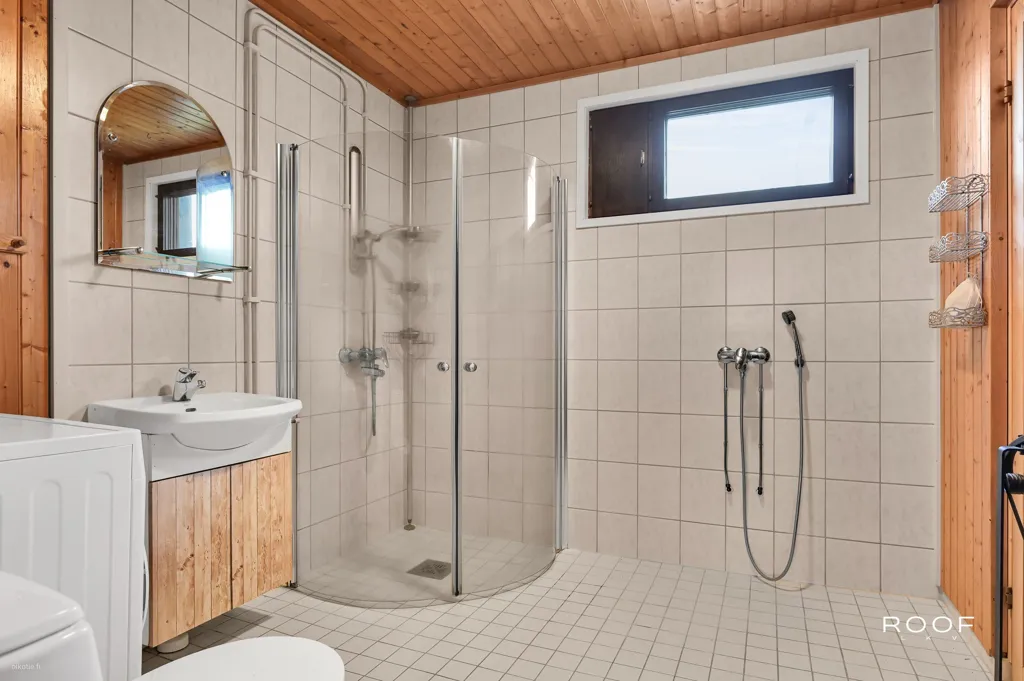Salles de bain - Maison 5 pièces à Raasepori