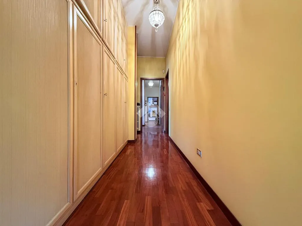 Entrée - Apartment with Balcony and Garden in Brescia
