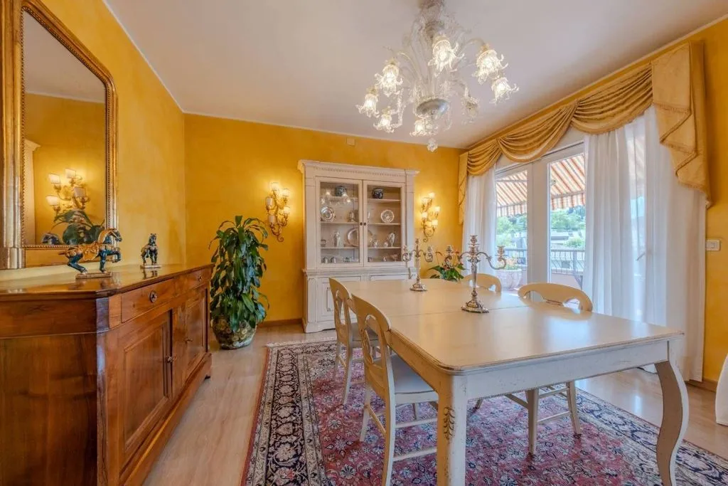 Söögituba - Luxury Penthouse with 4-Directional Views in Conegliano