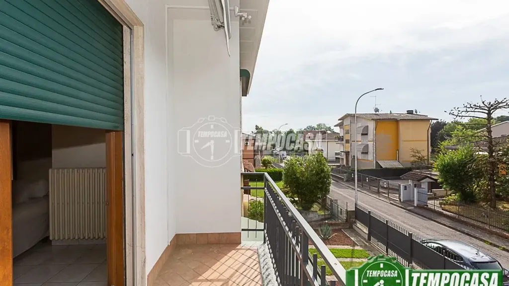 Rõdu - Renovated Apartment with Balcony in Codogno Centre
