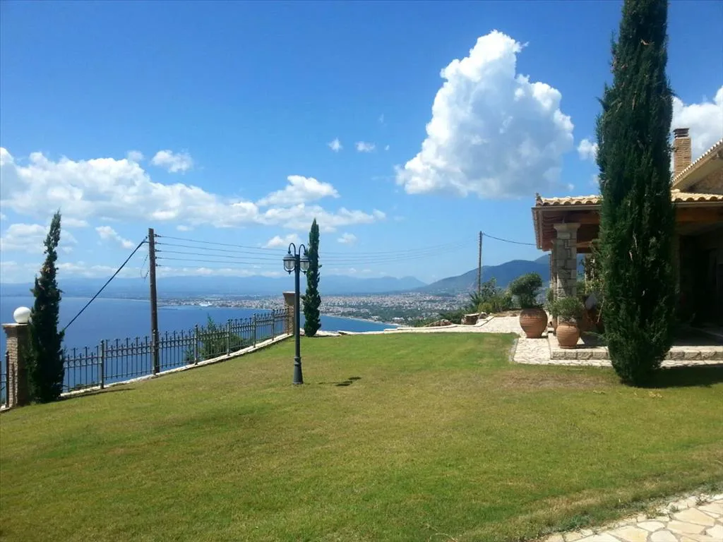 Jardin - Villa with Sea View and Pool in Kalamata