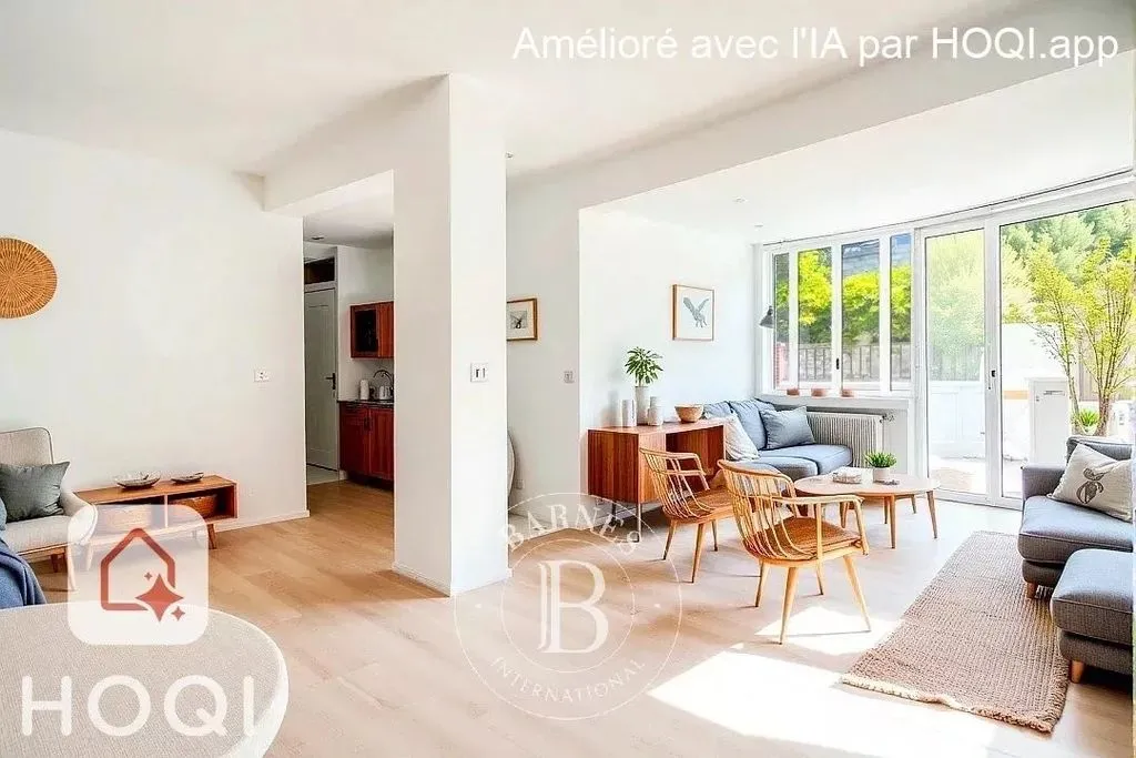 Living Room - Luxury Duplex with Garden in Paris