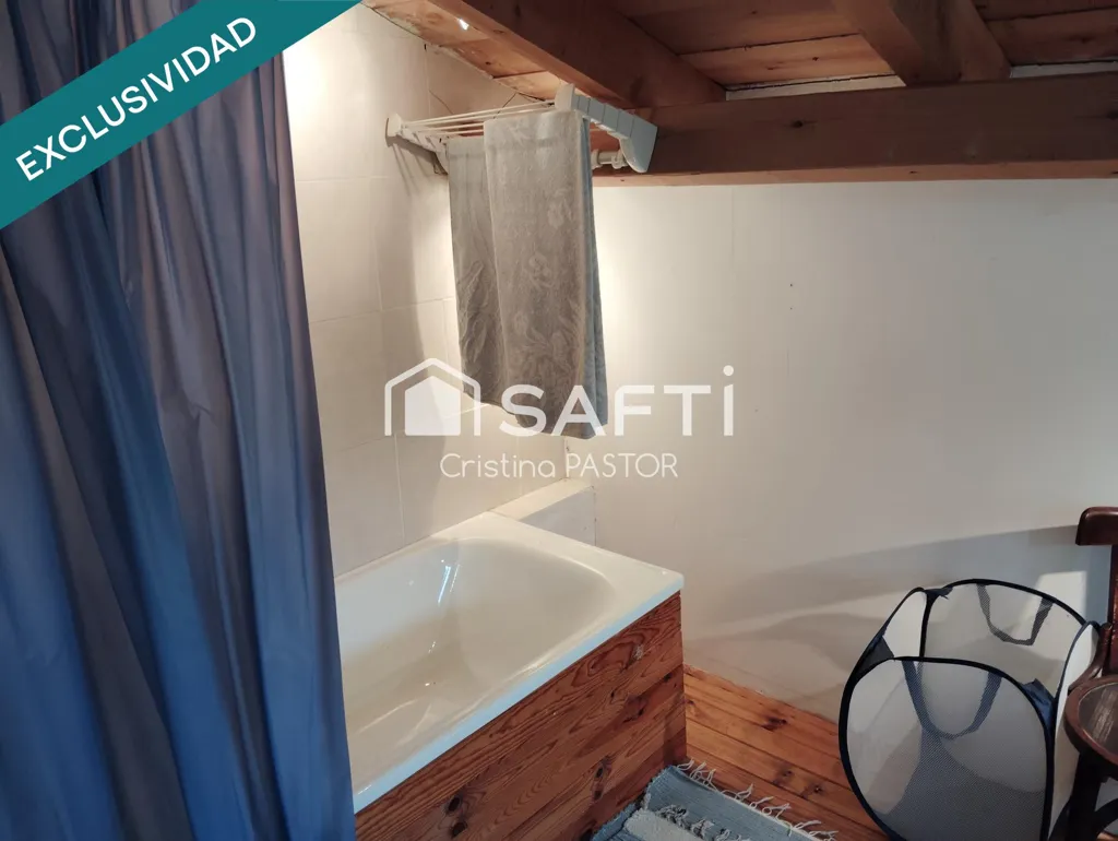 Salles de bain - Two-Storey House with Patio in Gordoncillo