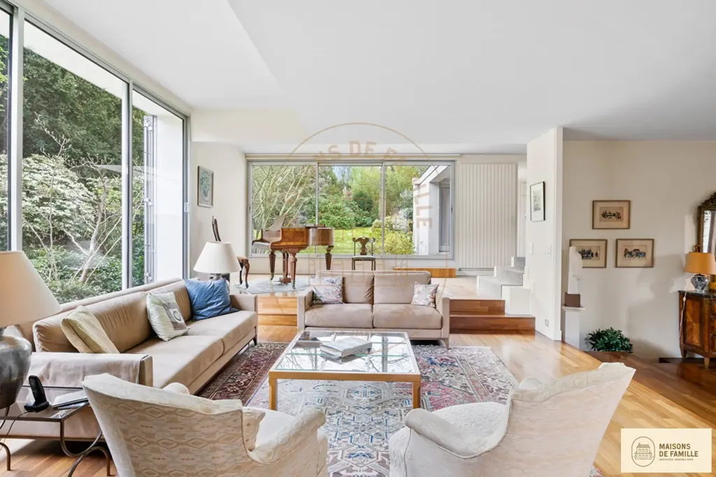 Elutuba - Architectural House with Garden in Rueil-Malmaison