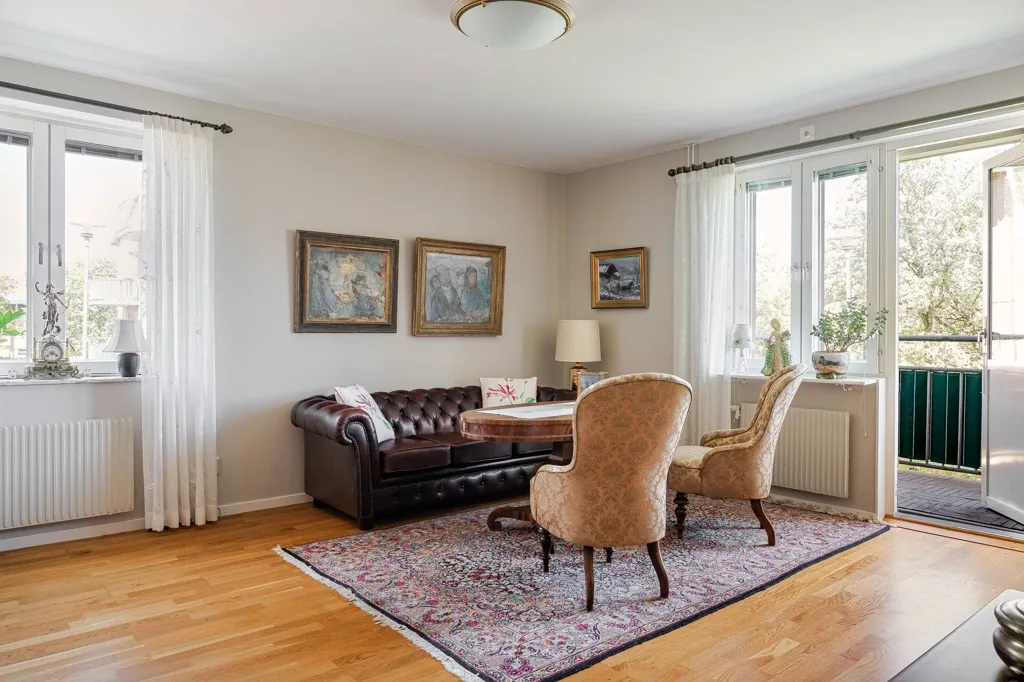 Séjour - Apartment with Balcony and Cathedral View in Skara