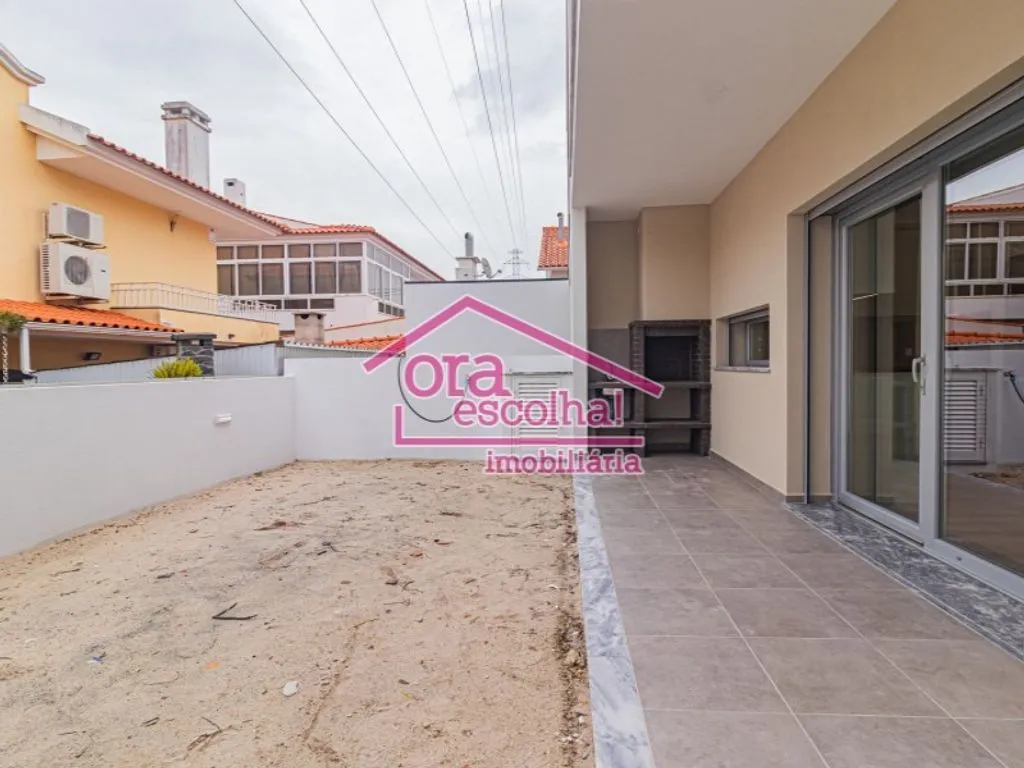Terrasse - Luxury Semidetached House with Pérgola in Seixal