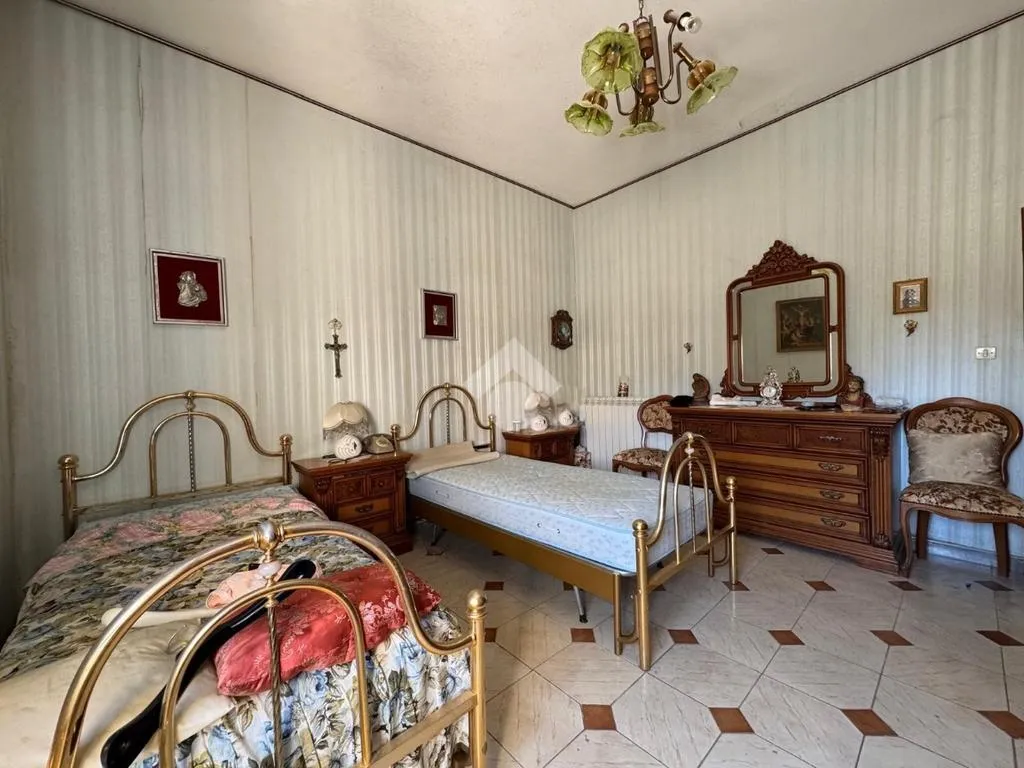 Chambres - 4-Room Apartment with Balcony in Sassari