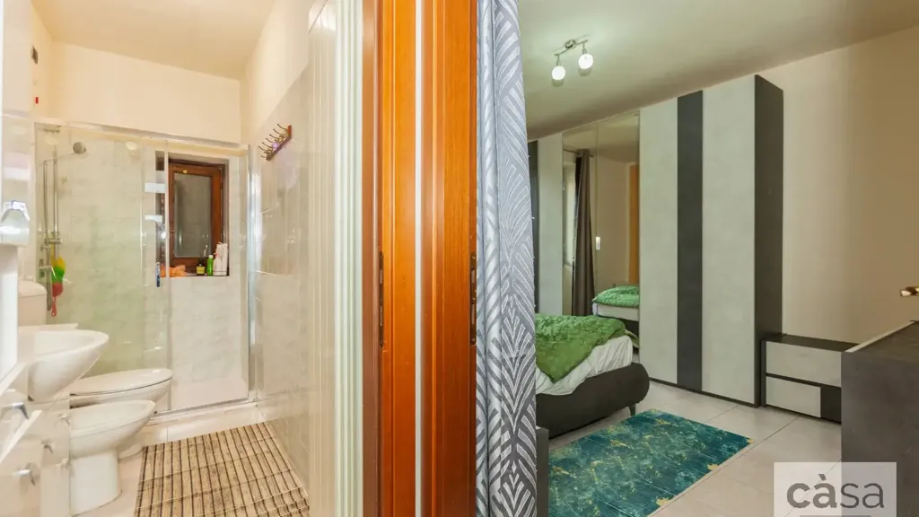 Salles de bain - Semi-detached Apartment with Balcony in Malnate