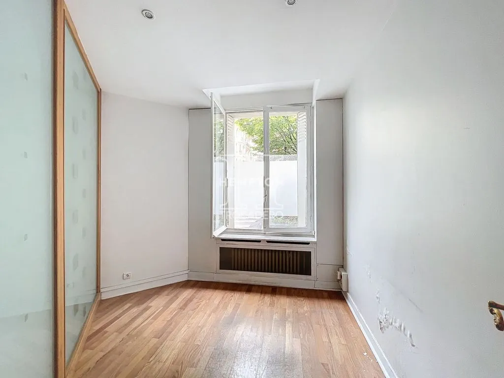 Toad - Luxury Duplex with Parking in La Muette, Paris