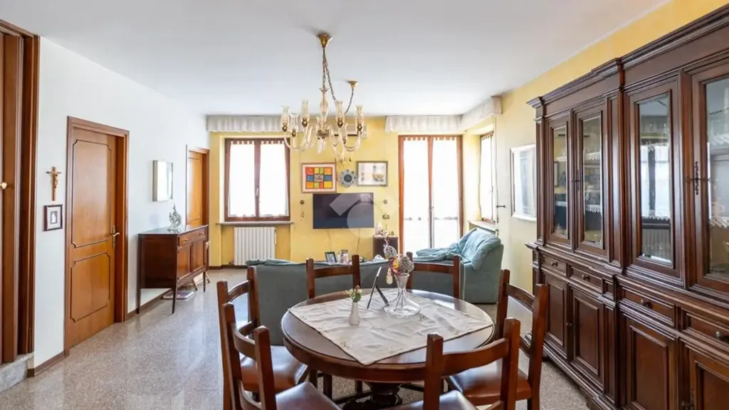 Sala da pranzo - Semi-detached House with Garden in Dossobuono