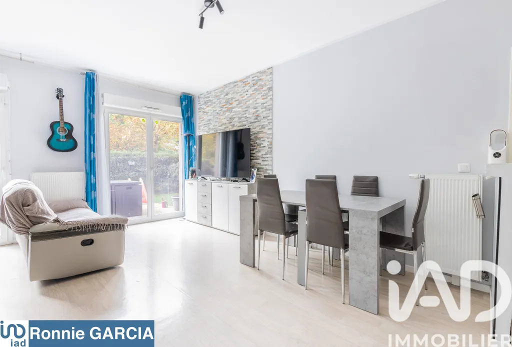 Séjour - Appartement avec Terrasse et Jardin à Athis-Mons