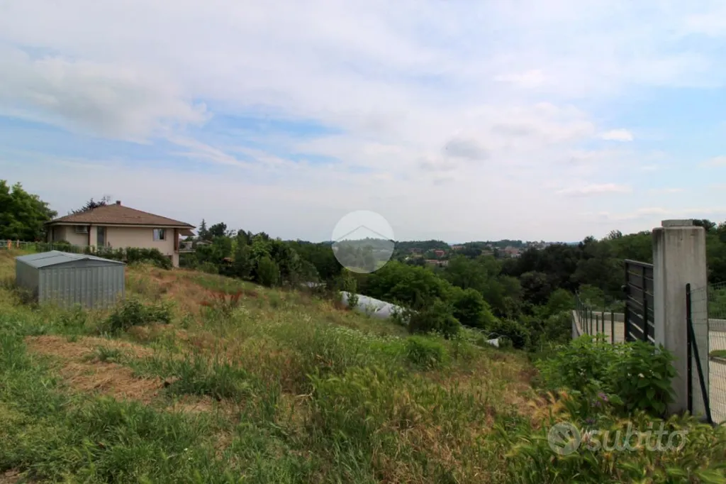 Jardin - Edificable Land with Panoramic View in Sommariva Perno