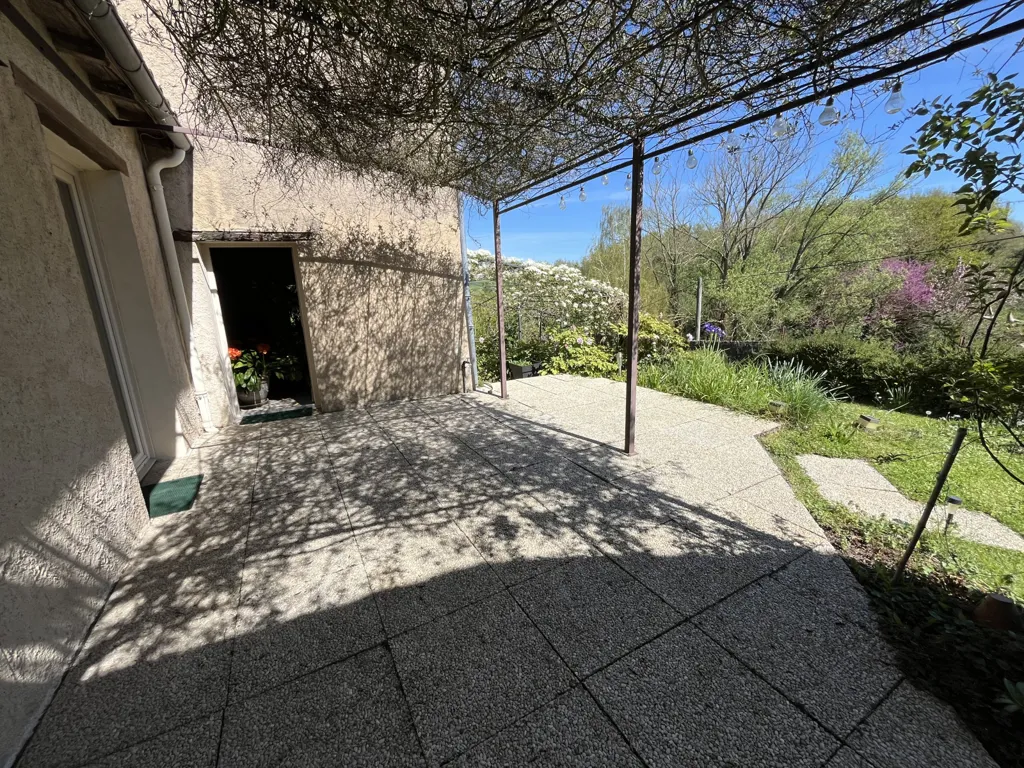 Terrass - Character House with Valley View in Thouars