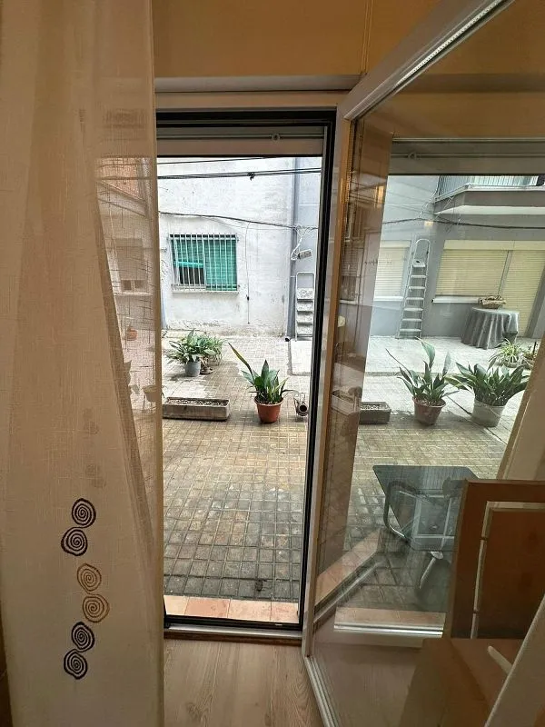 Rõdu - Modernised Flat with Patio in San Isidro