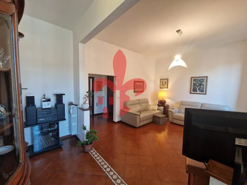 Séjour - 5-Room Apartment with Balcony in Florence