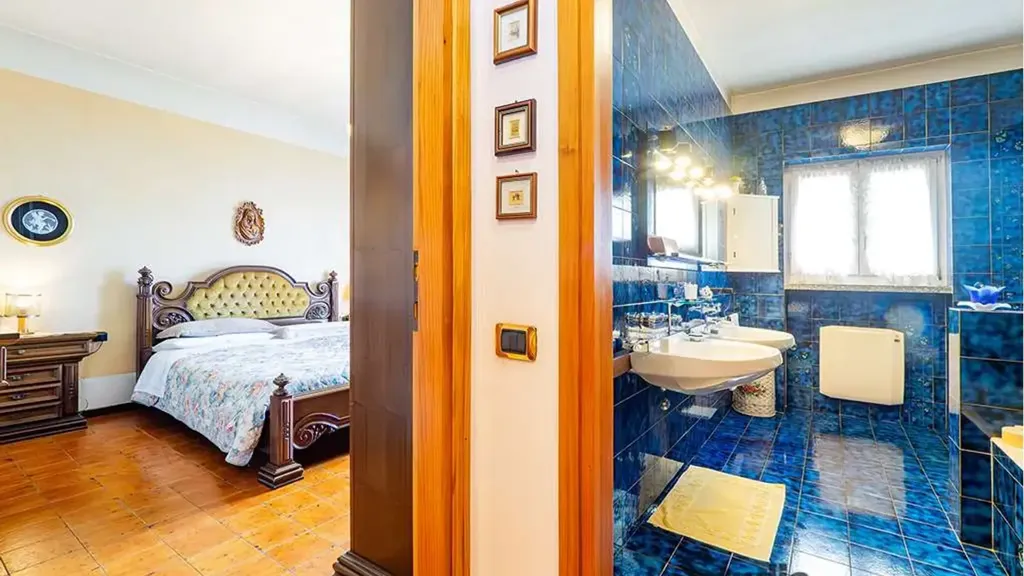 Salles de bain - Luxury Villa with Panoramic View in Ello