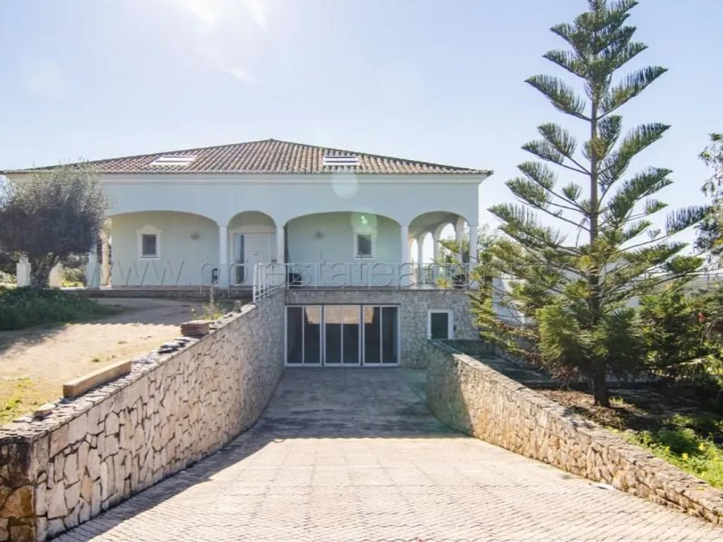 Exterior - Luxury Villa with Pool in Lagos Countryside