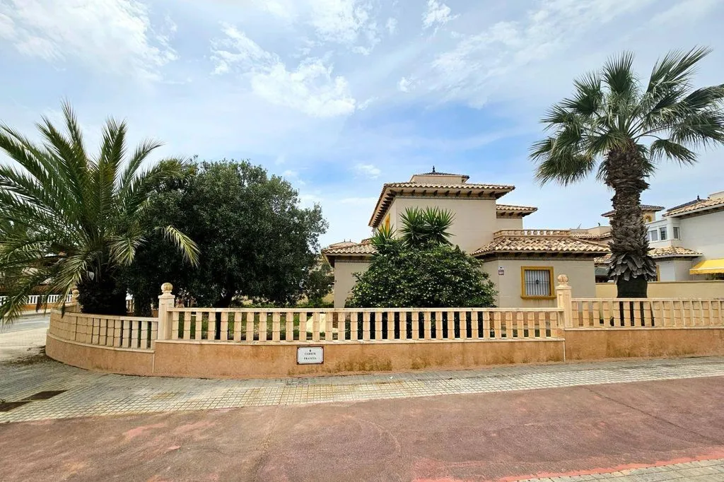 Välivaade - Luxury Villa with Sea View in La Marina