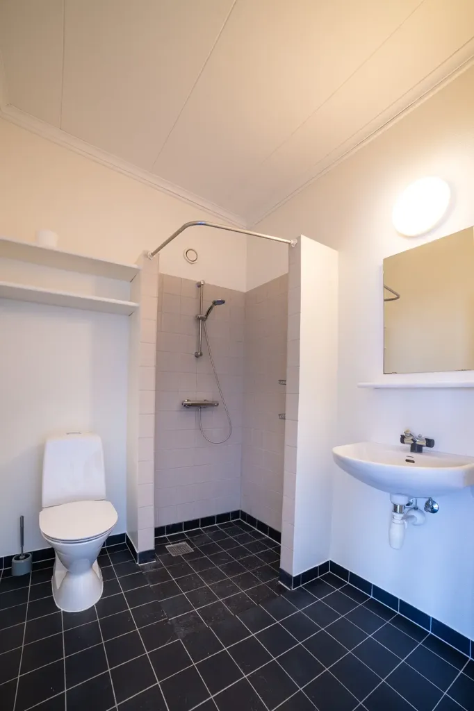 Vannitoad - 2-Bedroom Flat near Aalborg Centre