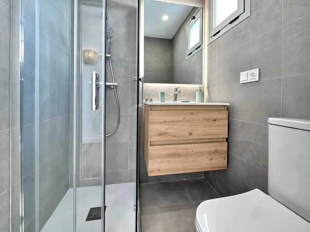 Salles de bain - Penthouse with Sea Views in Velilla, Almuñécar