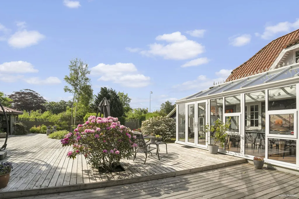 Terrasse - 1920s Villa with Garden in Vejen