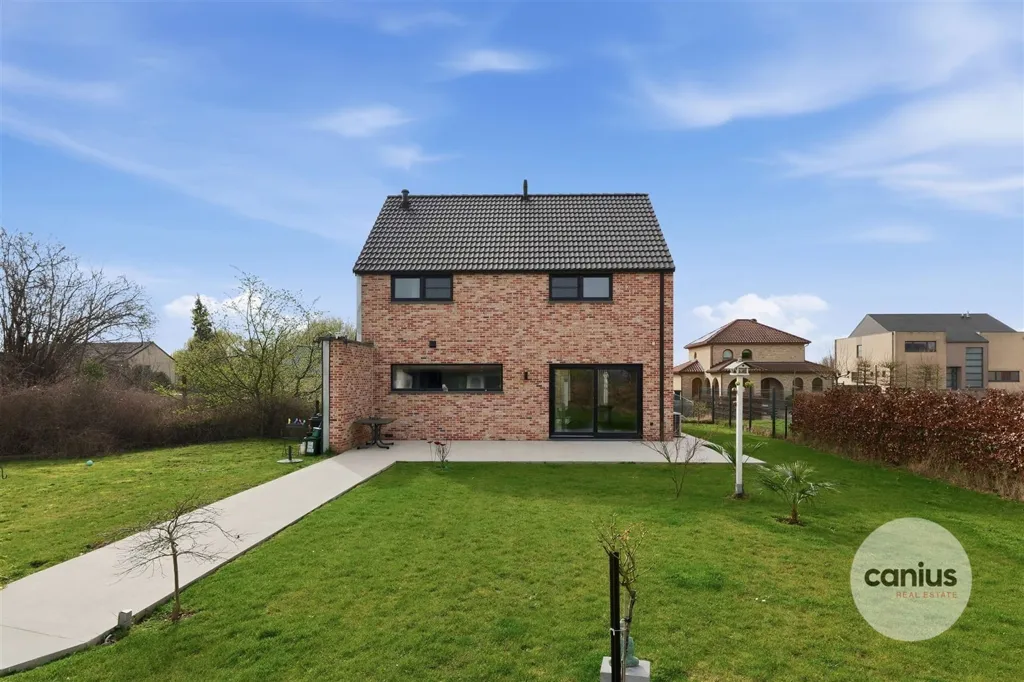 Välivaade - Energy-Efficient House with Elevator in Landen