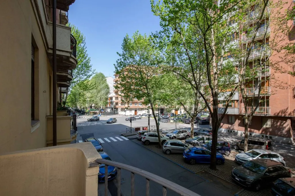 Rõdu - Spacious 2-Bedroom Apartment in Torino