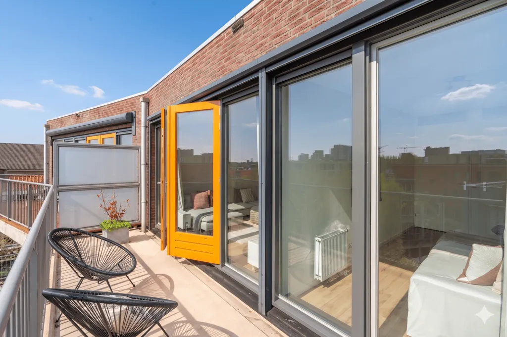 Rõdu - 3-Bedroom Apartment with Balcony in Utrecht