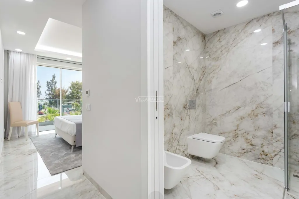 Vannitoad - 3+1 Bedroom Apartment with Rooftop Pool in Lagos