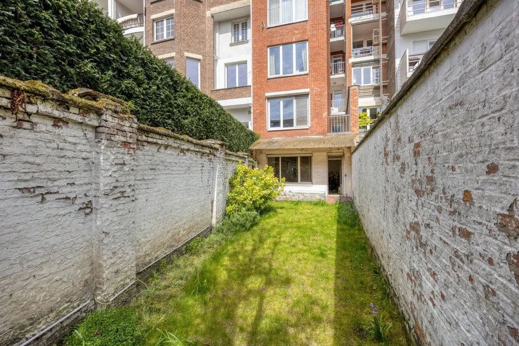Garden - Ground Floor Apartment with Park Views in Antwerp