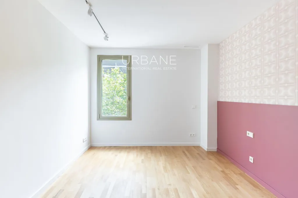 Toad - Designer Flat with Terrace in Sant Antoni, Barcelona