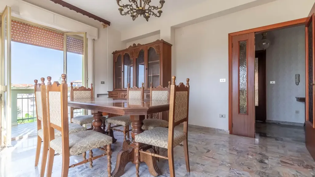Salle à manger - Apartment with Private Garden in Ostra