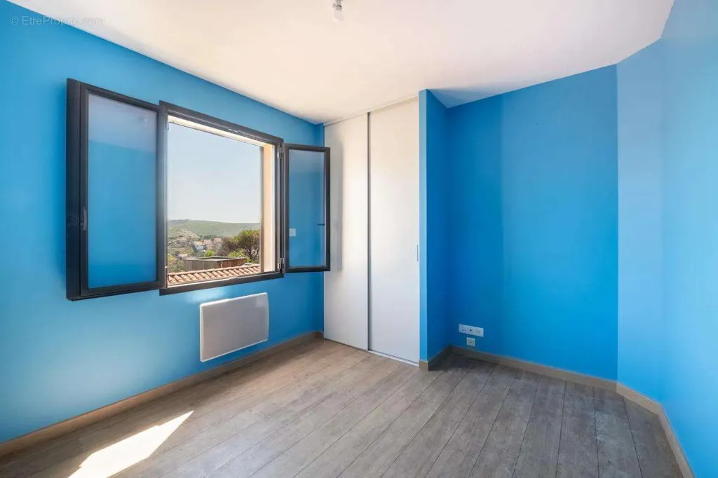 Pièces - Maison Contemporaine avec Piscine à Marseille
