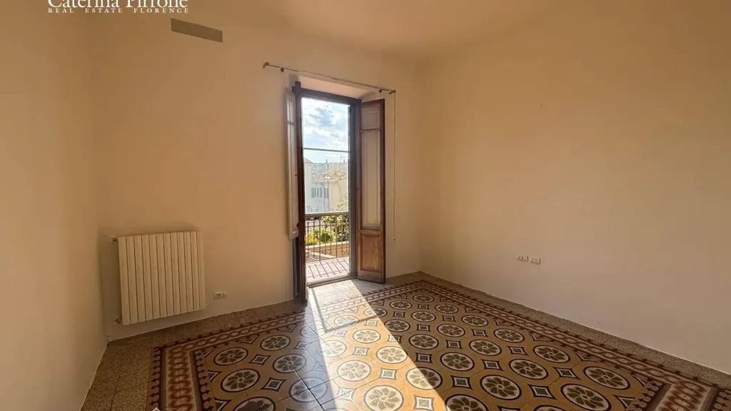 Pièces - Rustic Townhouse with Balcony in Antella