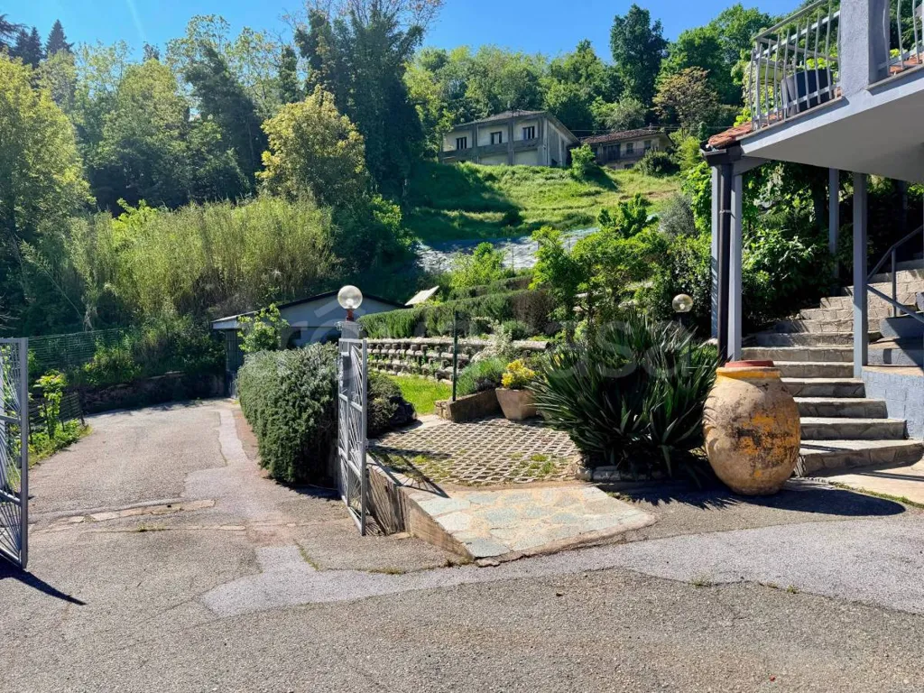 Esterno - Restored Villa with Garden in Bra