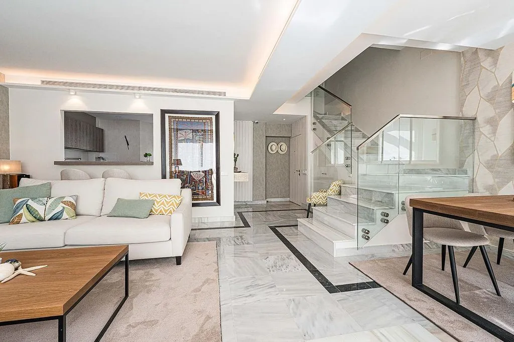 Elutuba - Duplex Penthouse with Pool in Marbella