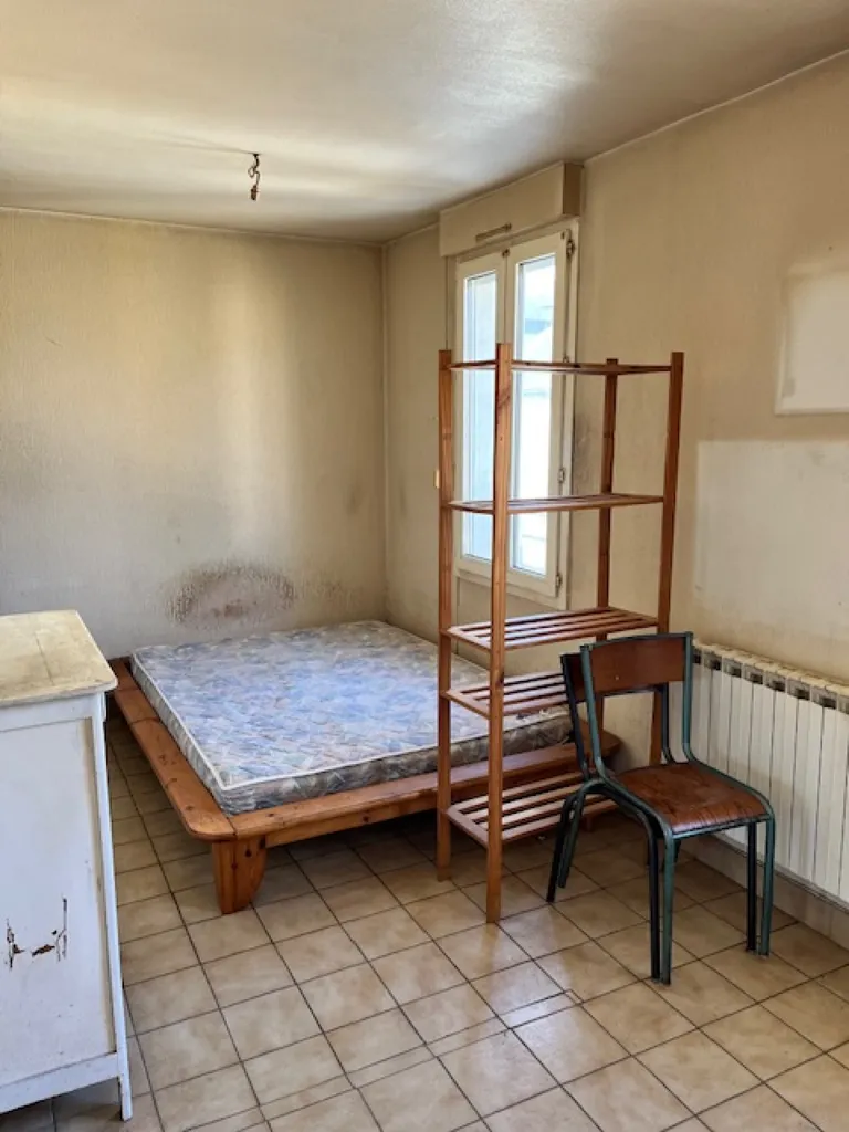 Chambres - Maison avec 2 Studios et Garage à Rennes