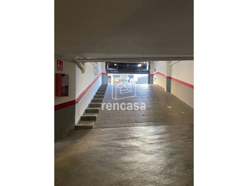 Garaaž - Spacious Flat with Terrace in Lleida Centre
