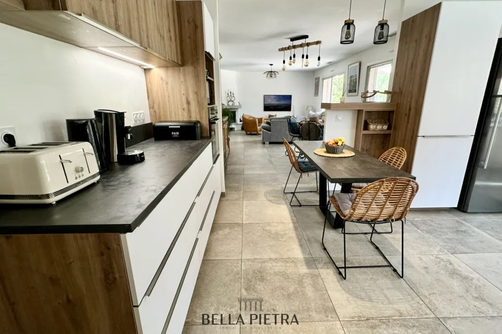 Cuisine - Villa Rénovée avec Piscine près de Sommières
