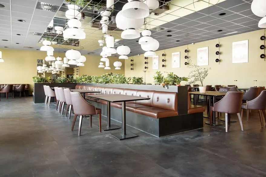 Salle à manger - Modern Restaurant/Café with Trappeleje in Odense