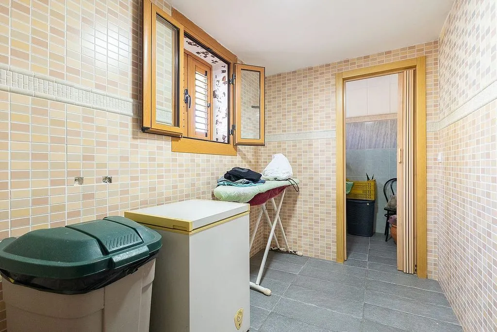 Buanderie - Chalet with Pool and Terrace in L'Eliana