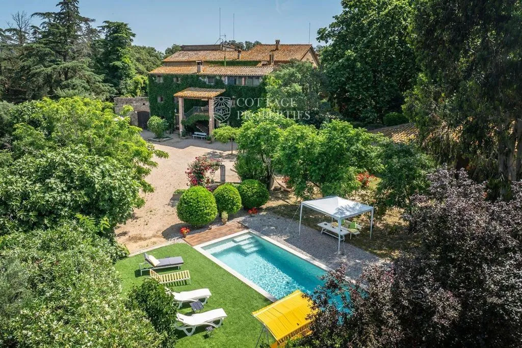 Õhuvaade - Luxury Farmhouse with Heritage in Llagostera