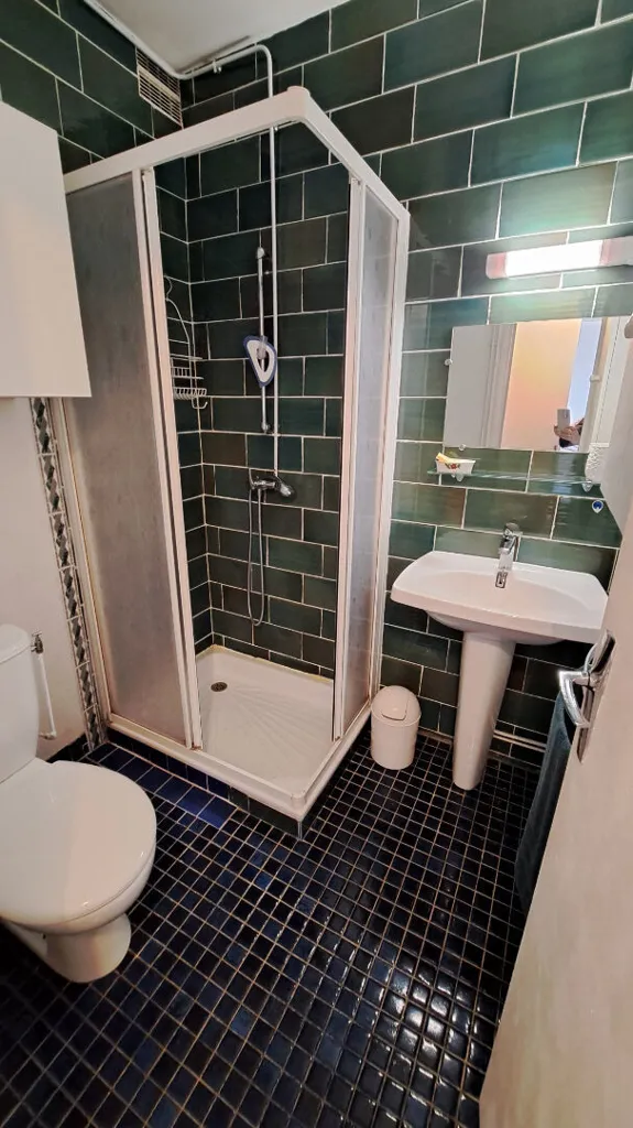 Baños - 3-Bed Apartment with Sea View in Saint Palais-sur-Mer