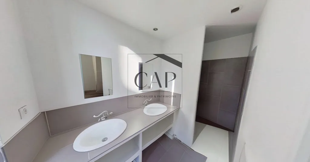 Vannitoad - Characterful 4-Bed Apartment with Terrace in Marseille 10e